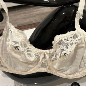PrimaDonna size 32D ivory